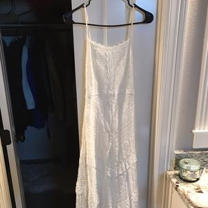 White lace maxi