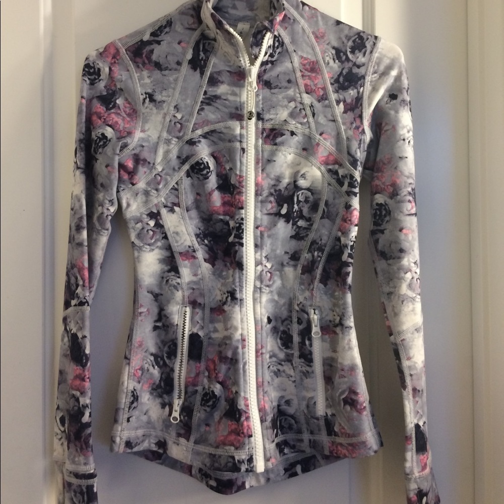 Floral print lululemon jacket size 2