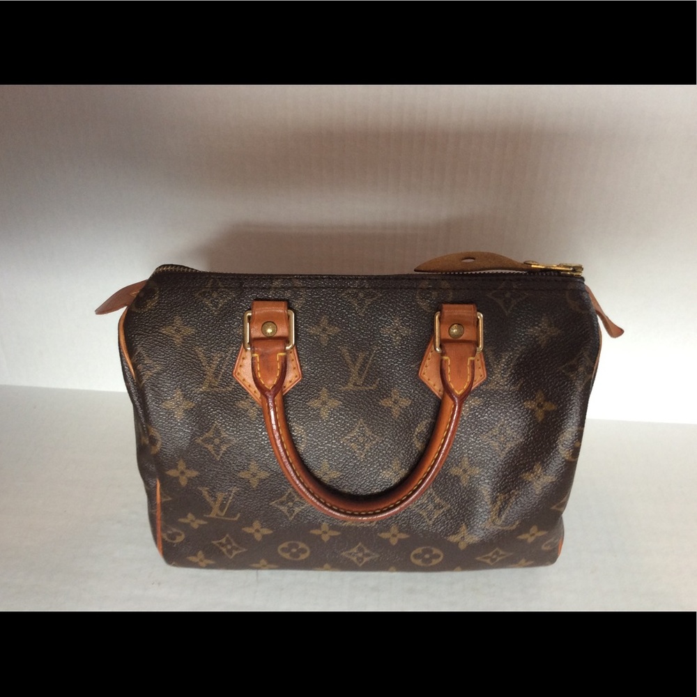AUTHENTIC MONOGRAM LOUIS VUITTON SPEEDY 25