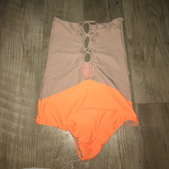 Acacia Bronx One Piece - Picture 5 of 5