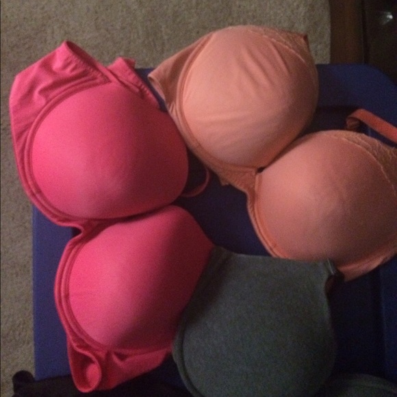 Bras - Picture 2 of 2