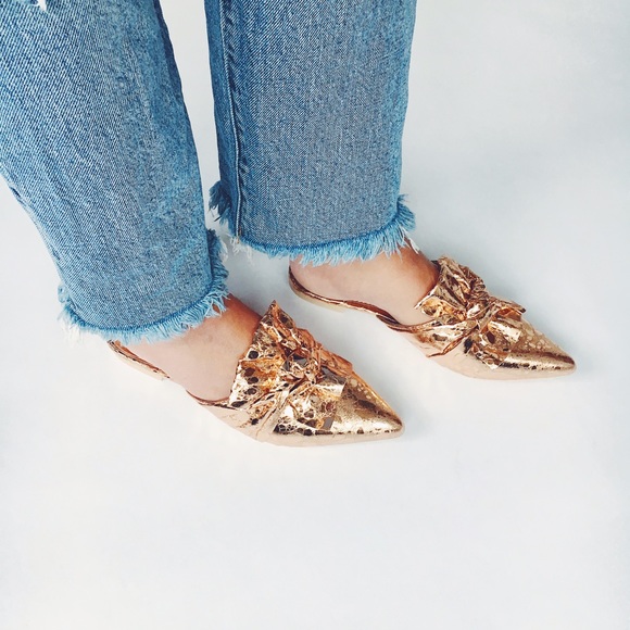 Last✨Aura Rose Gold Metallic Bow Pointy Toe Slide - Picture 4 of 8