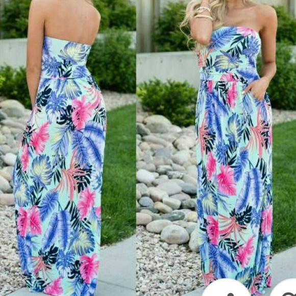 Gorgeous tropical print maxi dress - Picture 4 of 5