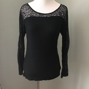 Open shoulder lace and cotton shirt