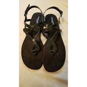 NWOT Avenue Cloudwalker Sandals