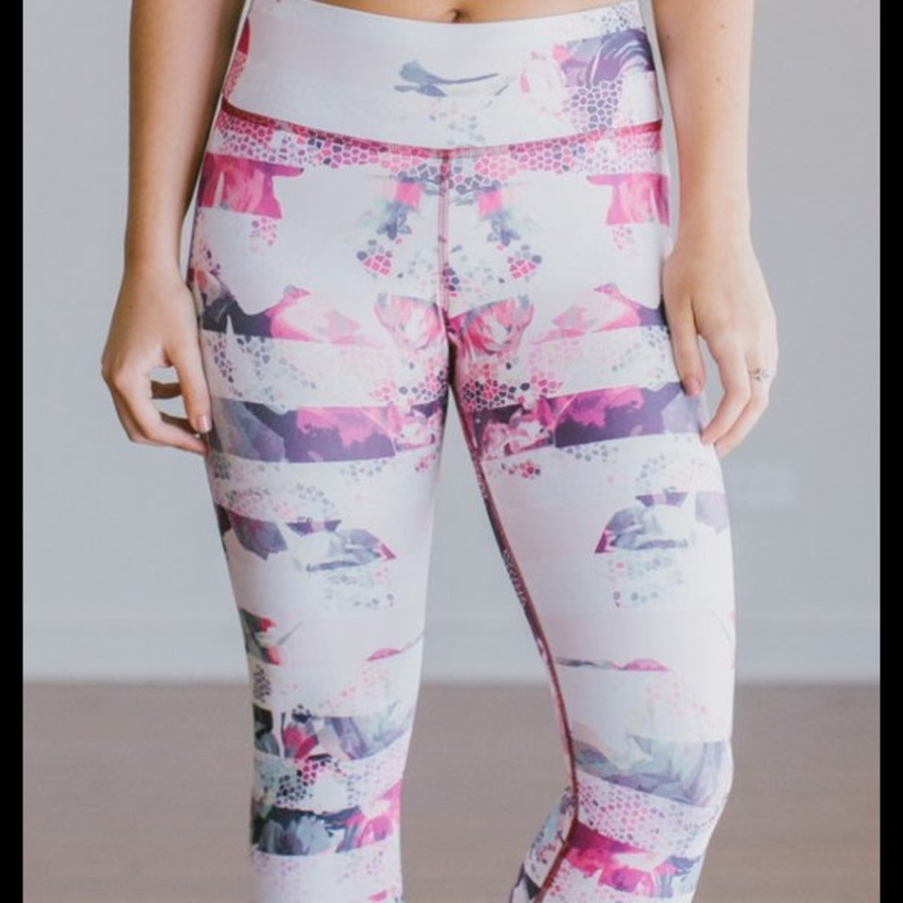 Elle Capri - Picture 2 of 3