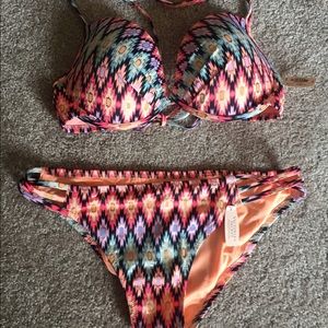 NWT Victoria's Secret Cheeky Bikini Set