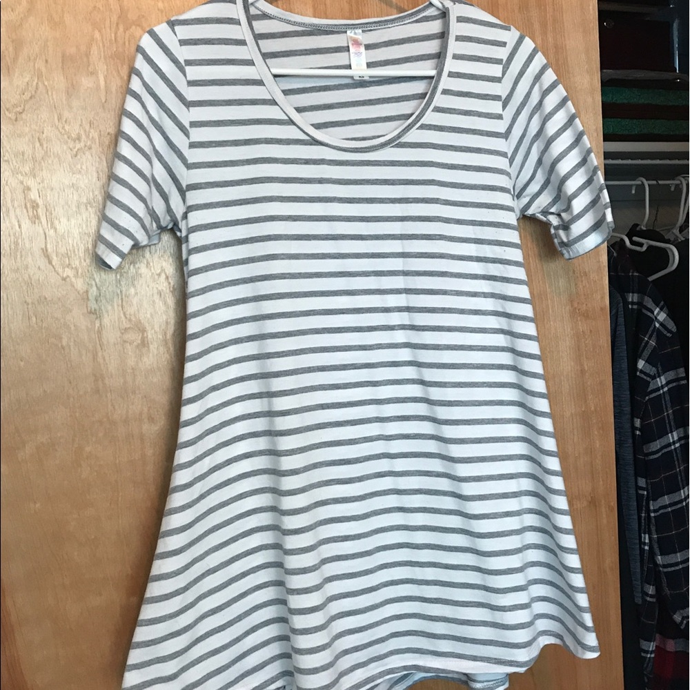 LuLaRoe XS Perfect T