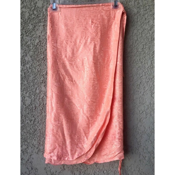 unbranded Dresses & Skirts - 🦄 Shimmery peach wrap skirt