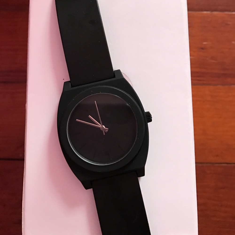 Nixon watch