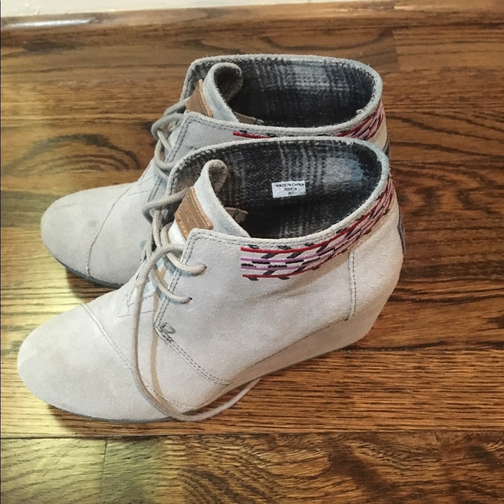 Tom's Desert Suede Wedge