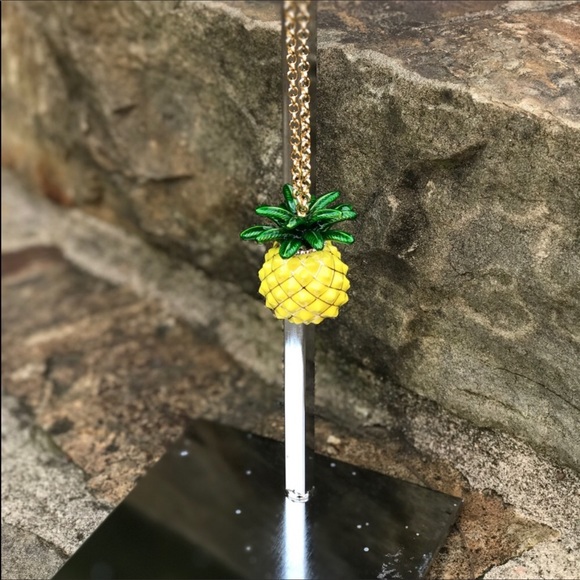 5 ⭐️⭐️⭐️ Rated Kate Spade Pineapple Necklace - Picture 3 of 5