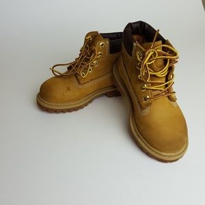 Timberland boots kid's size 8M