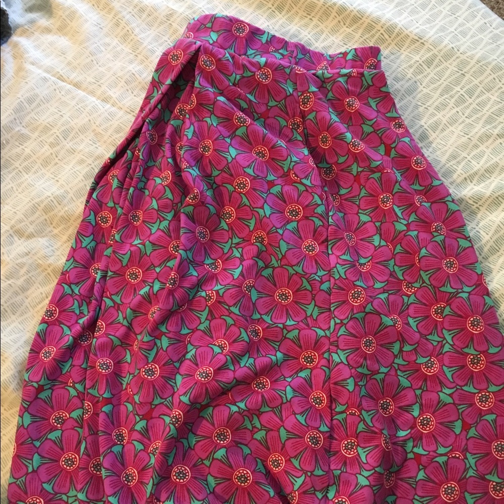 Small LuLaRoe Madison pocket skirt
