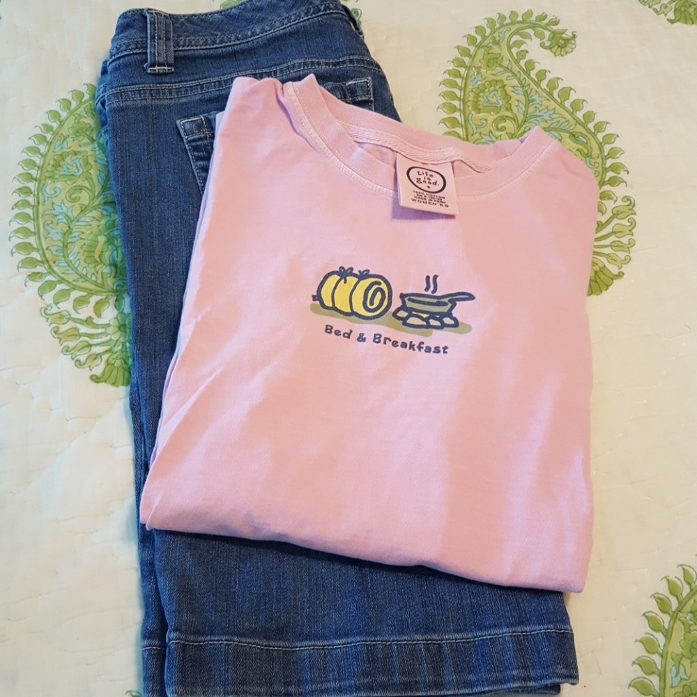 Women's size small short sleeve life is good tshir
