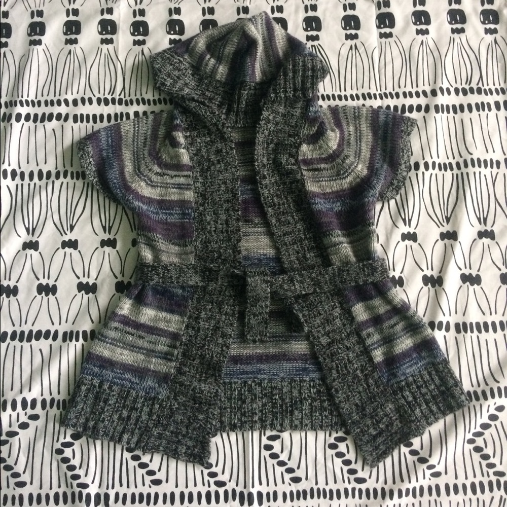 Knitted Sweater Vest with Hood and Short Sleeves