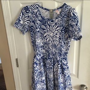 Small lularoe Amelia pocket dress
