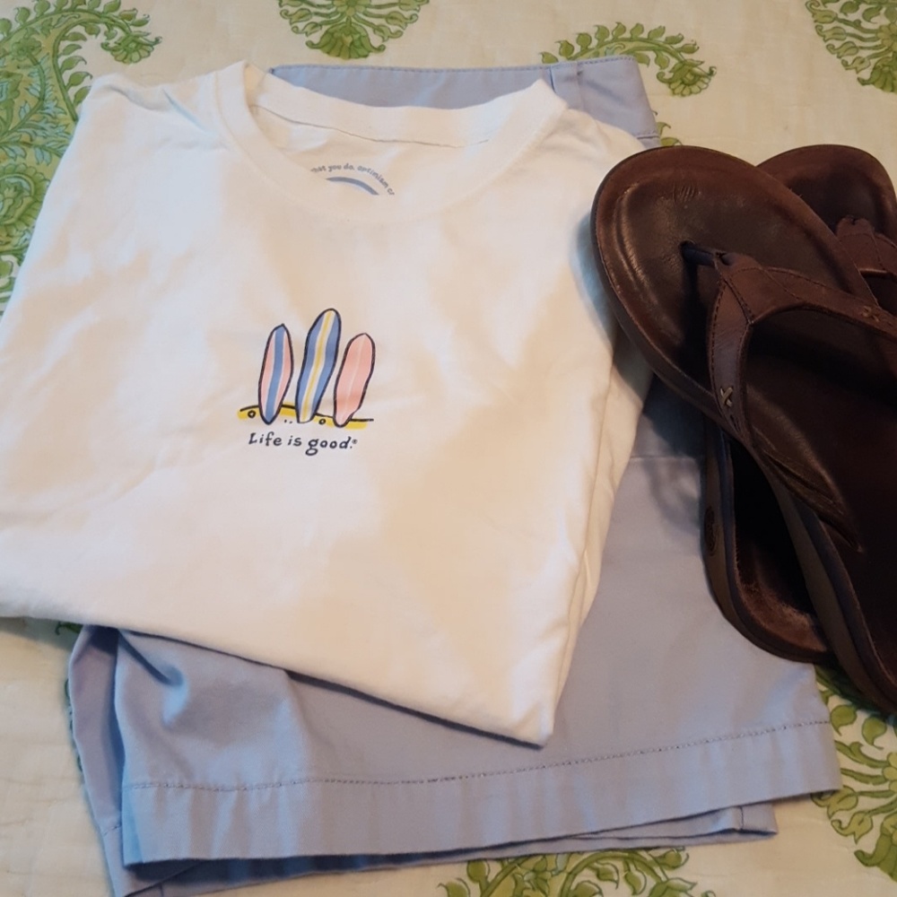 Women's size small short sleeve life is good tee
