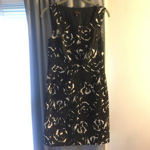 I absolutely love this dress