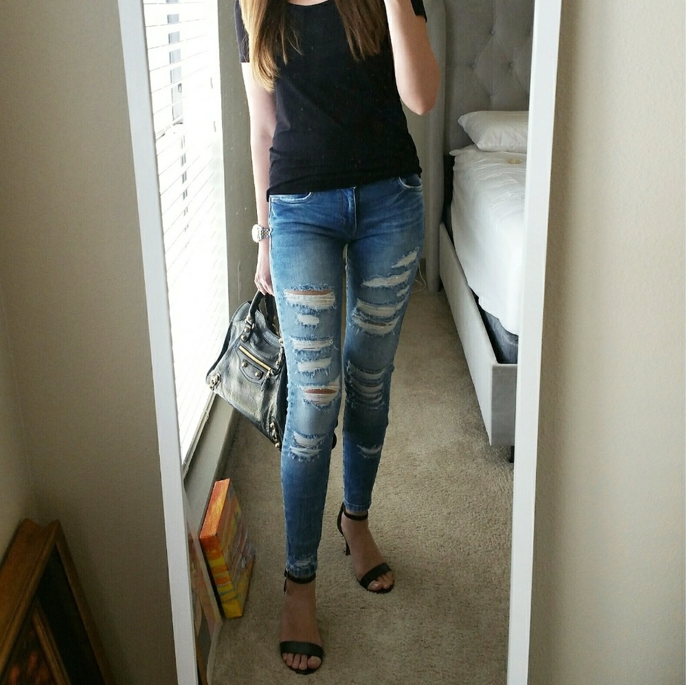ZARA Distressed Skinny Jeans