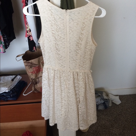 White Lace Dress (mini) - Picture 2 of 2