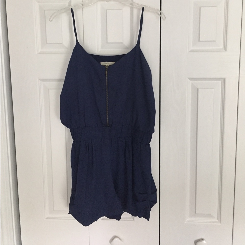 PRICE DROP‼️ Alythea navy blue romper