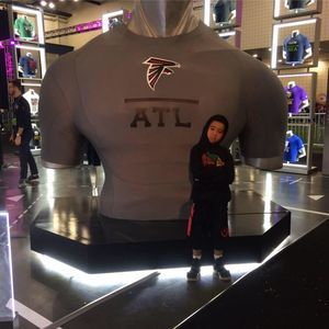 Meet your Posher, Dennis