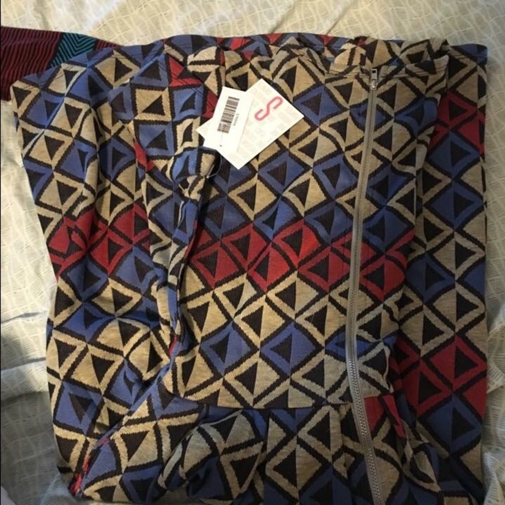 Small lularoe Amelia BNWT