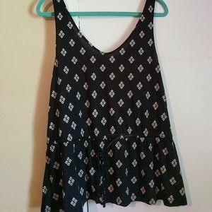 Black and white geometric peplum top