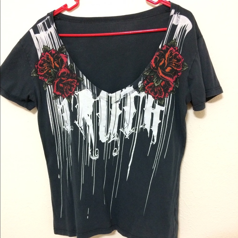 Black v-neck T-shirt with roses