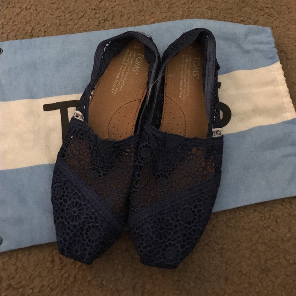 Toms