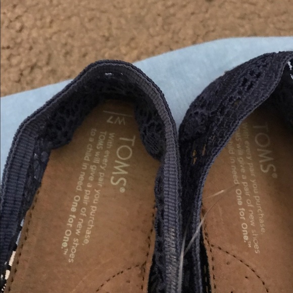Toms - Picture 2 of 4