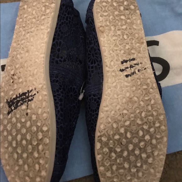 Toms - Picture 3 of 4