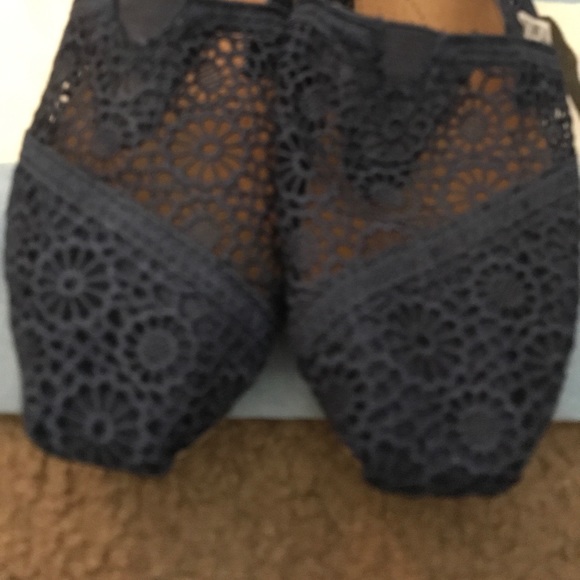 Toms - Picture 4 of 4