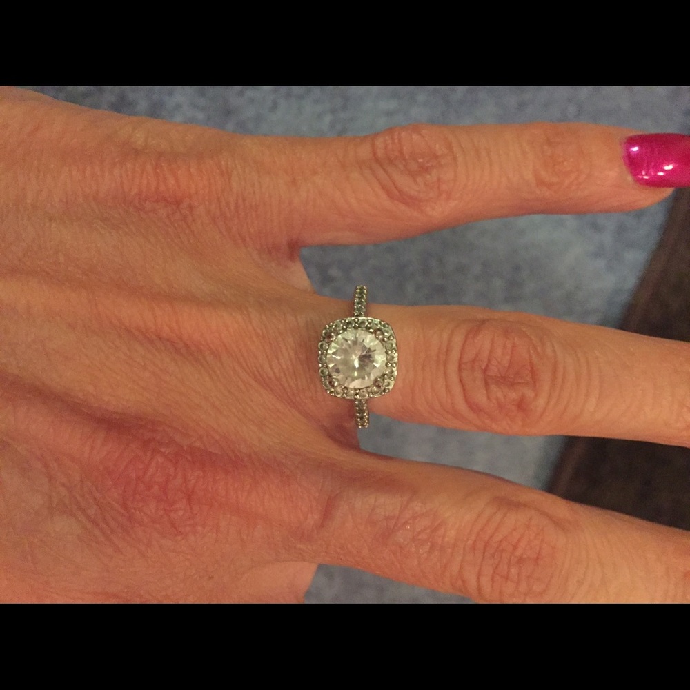 Stunning 925 sterling silver ring. Size 5 new - Picture 3 of 5