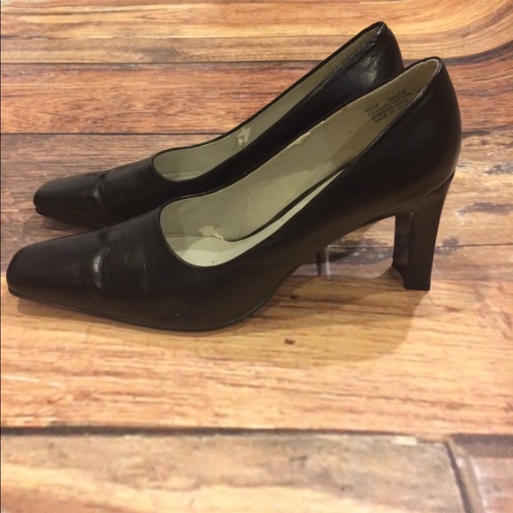 100 off caressa Shoes Caressa Black Leather 3' Square Heel Shoe from