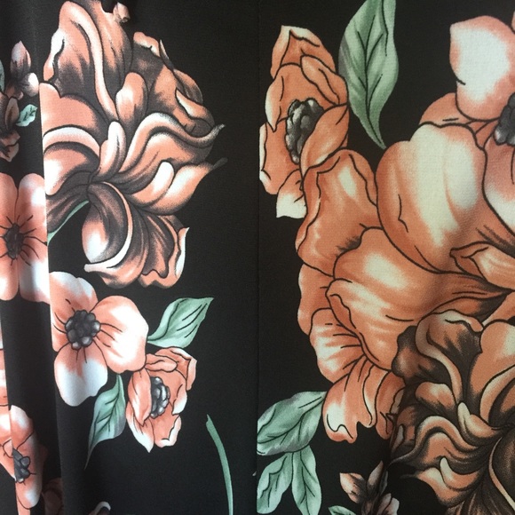 📍CLEARANCE 📍Floral Bikini & Cardigan Set - Picture 6 of 8