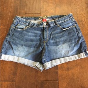Jean shorts dark wash