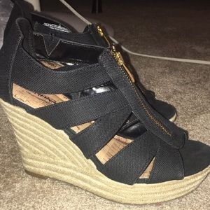 Black Wedges