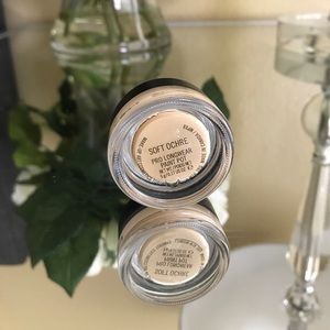 MAC Soft Ochre Paint Pot