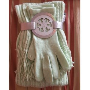 NY&Co Mint Green Scarf and Gloves Set