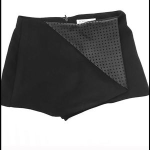 BCBG generation black faux leather skort