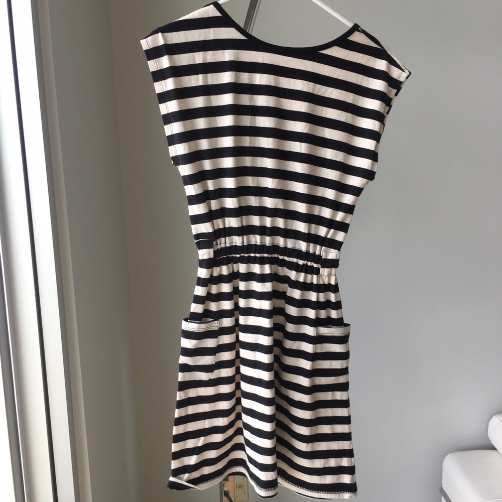 π Fun & Stylish Striped Dress π - Picture 4 of 5