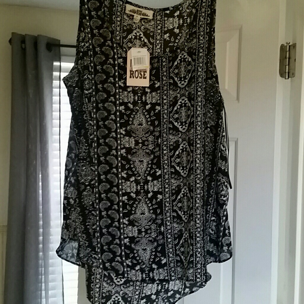 Blk and white tank