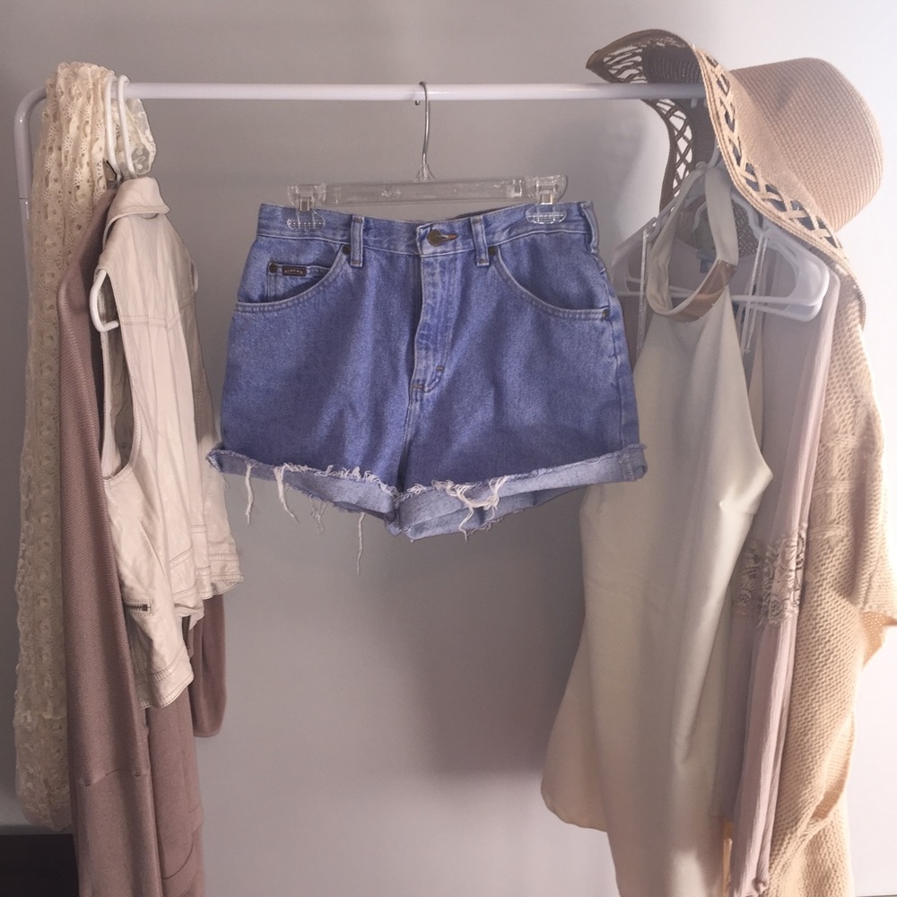 ❗️SOLD❗️vintage high waist jean shorts