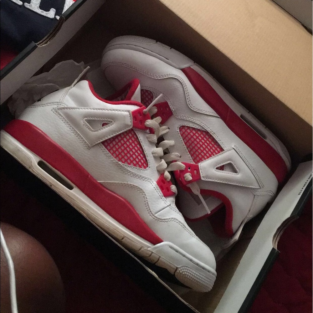 Jordan retro 4s