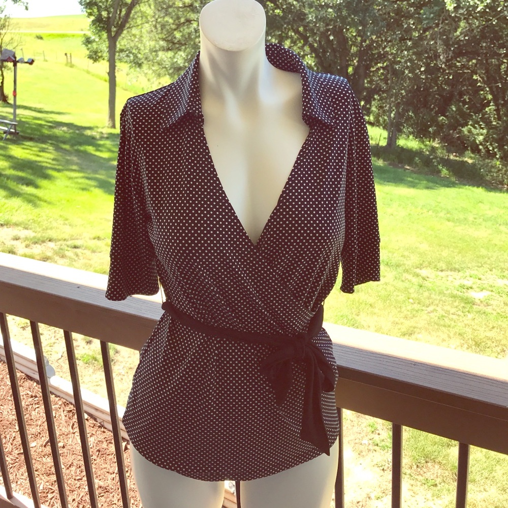 Black with white polka dots short sleeve top