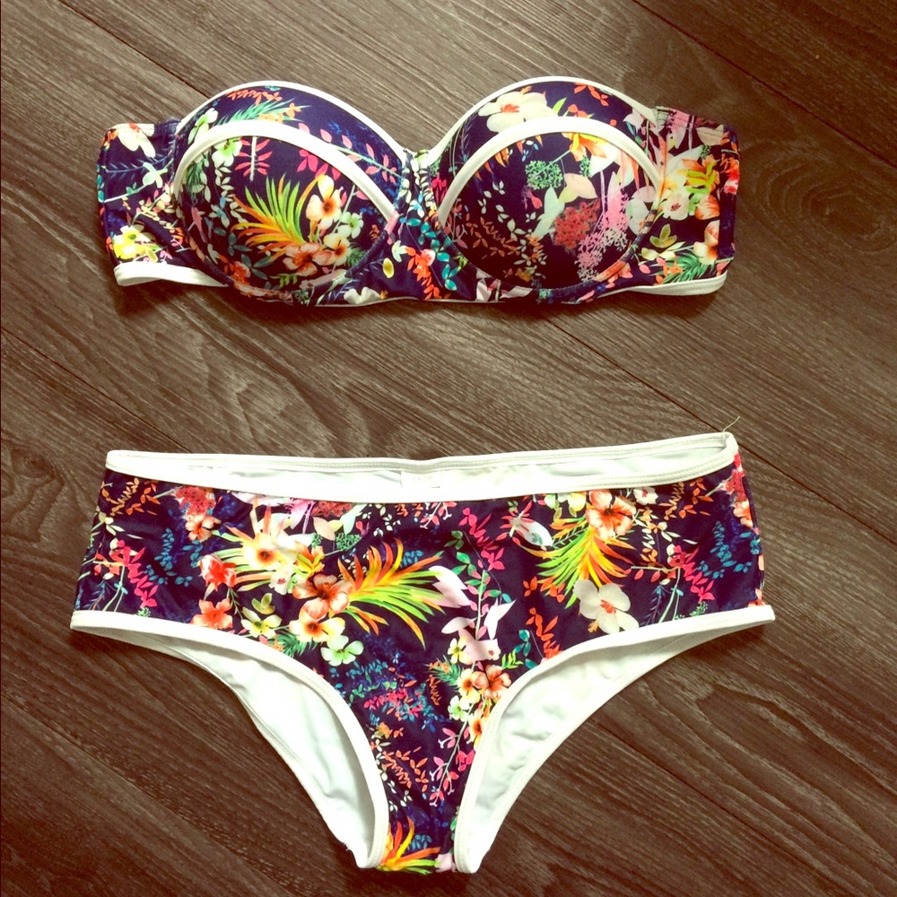 Never worn beautiful bikini
