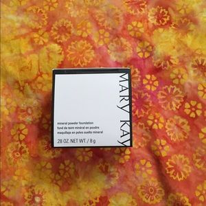 Beige 0.5 Mary Kay mineral foundation