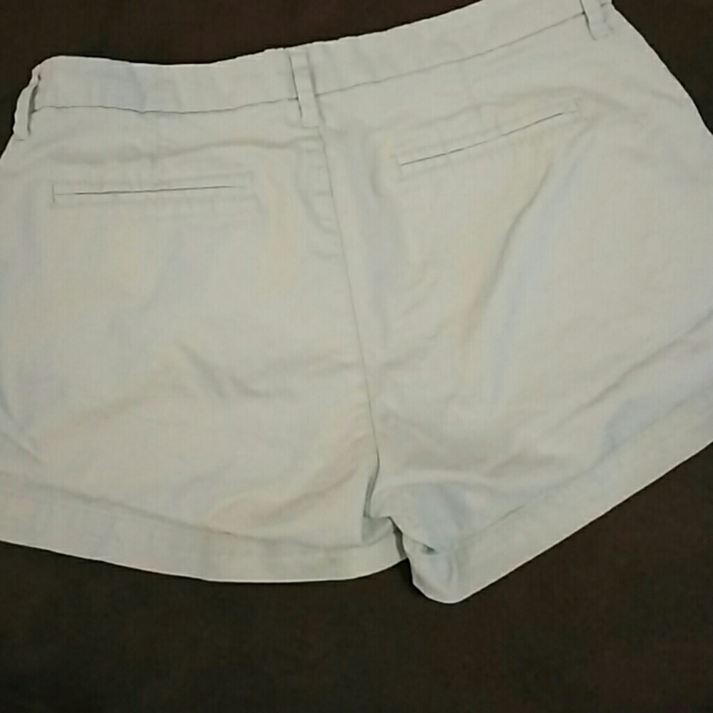 Shorts - Picture 2 of 3